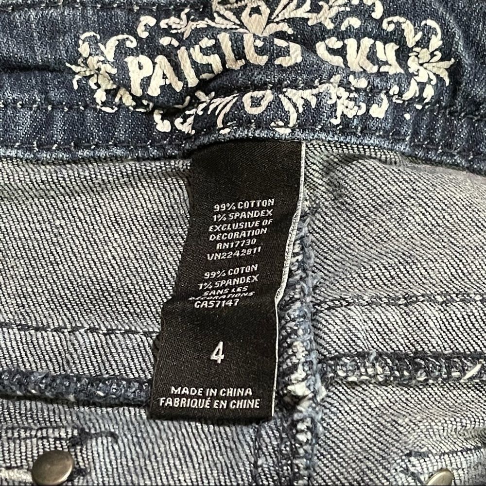 Paisley Sky Straight Leg Jeans with Flap Pockets | Size 4 - Picture 11 of 12
